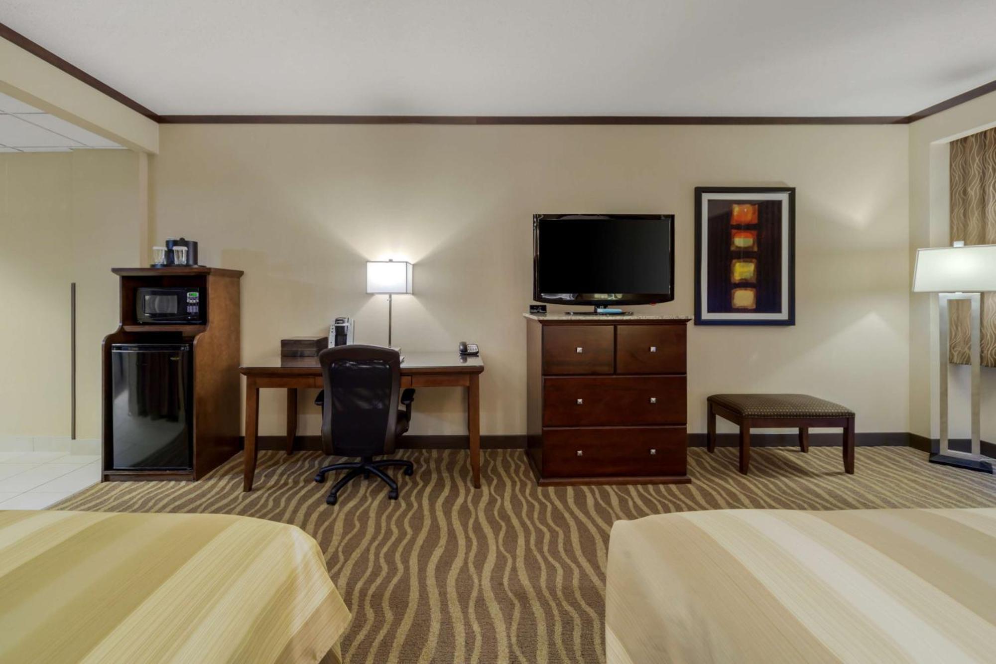 Best Western Premier Denham Inn & Suites Leduc Zewnętrze zdjęcie