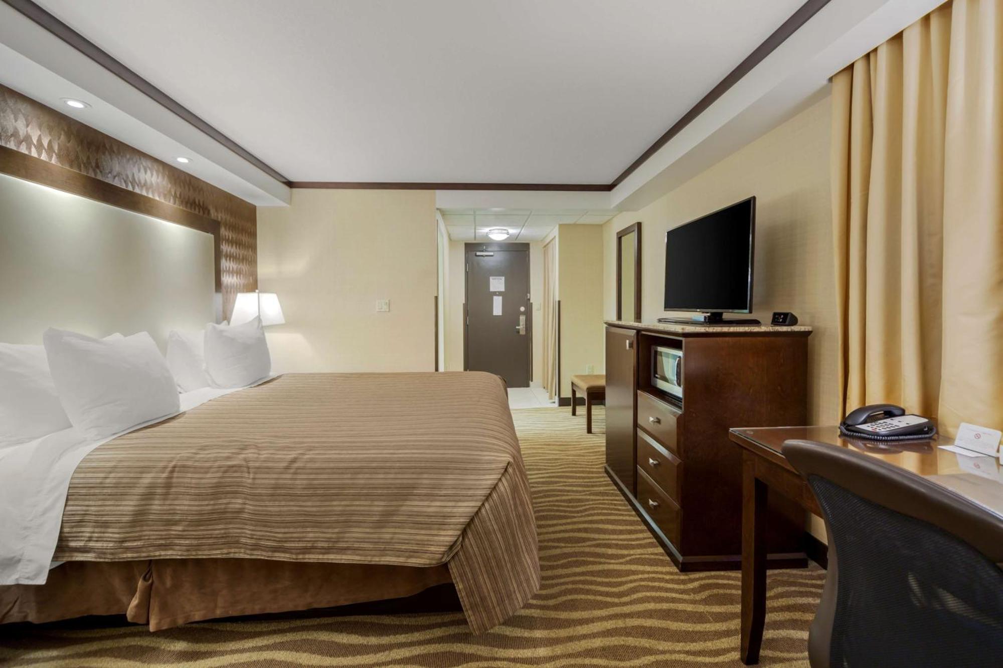 Best Western Premier Denham Inn & Suites Leduc Zewnętrze zdjęcie