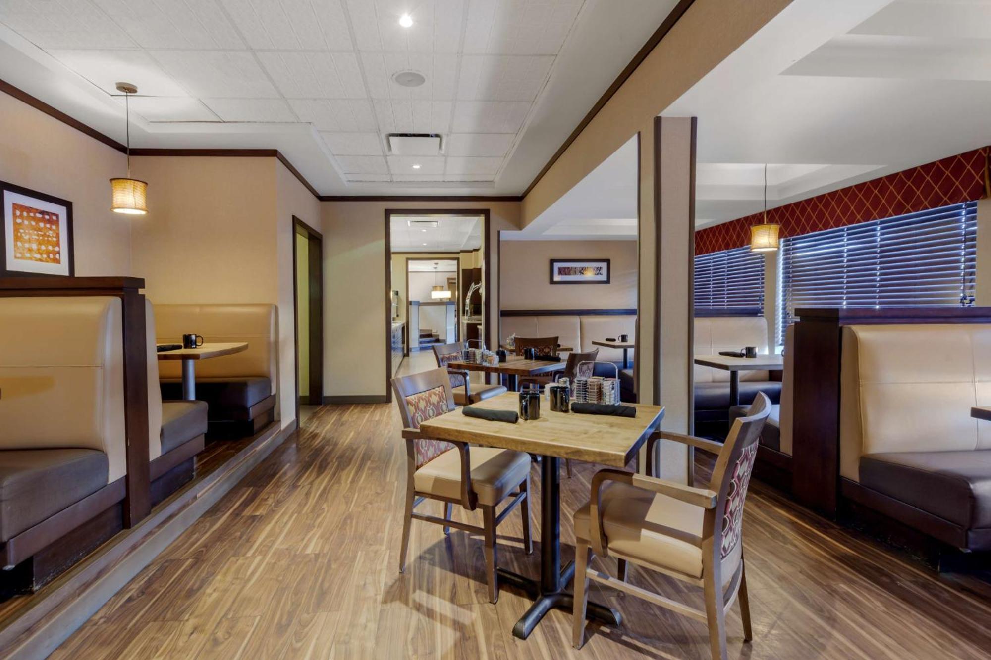 Best Western Premier Denham Inn & Suites Leduc Zewnętrze zdjęcie